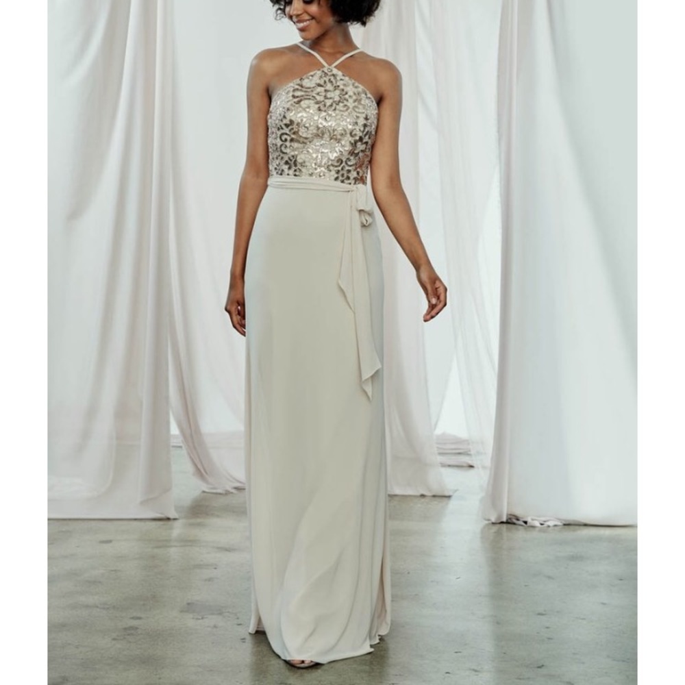 Amsale Nicca in Fawn